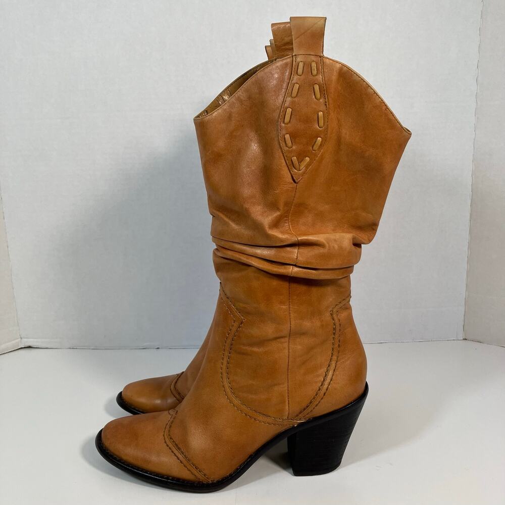BCBG Generation Y2K Camel Tan Leather Cowgirl Western Style Boots Stacked Heel